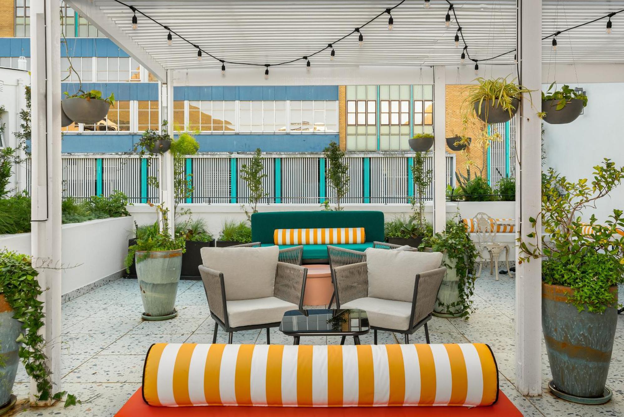 The Carrington Aparthotel By Totalstay Kapstaden Exteriör bild