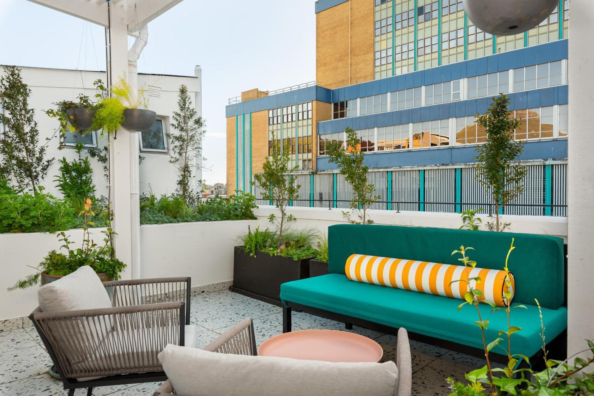 The Carrington Aparthotel By Totalstay Kapstaden Exteriör bild